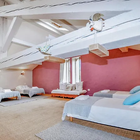 Awesome Home In Narbonne With Private Swimming Pool, Can Be Inside Or Outside בית נופש נרבון