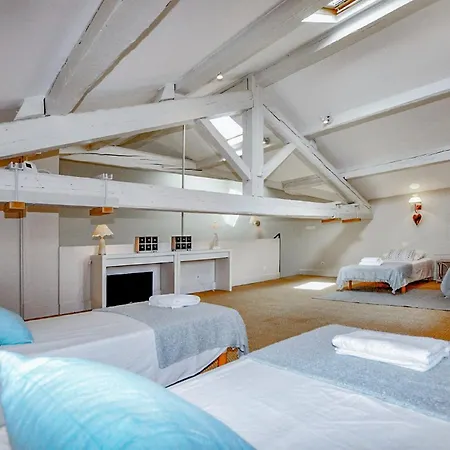 Awesome Home In Narbonne With Private Swimming Pool, Can Be Inside Or Outside בית נופש *