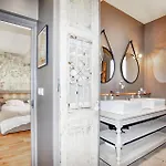 Awesome In With Private Swimming Pool, Be Inside Or Outside Narbonne