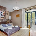 Awesome In With Private Swimming Pool, Be Inside Or Outside *