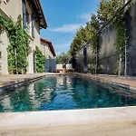 Awesome In With Private Swimming Pool, Be Inside Or Outside Narbonne