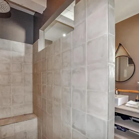Awesome In With Private Swimming Pool, Be Inside Or Outside